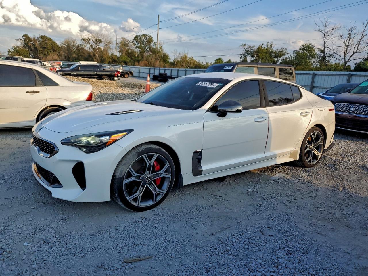 2019 Kia Stinger GT, VIN KNAE35LC2K6052811 — Side