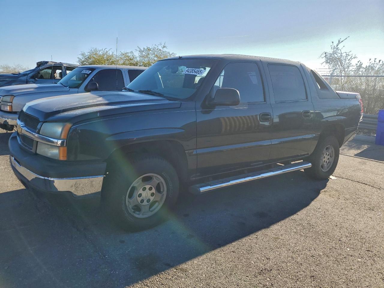 2003 Chevrolet Avalanche, VIN 3GNEC13T73G273744 — Rear end