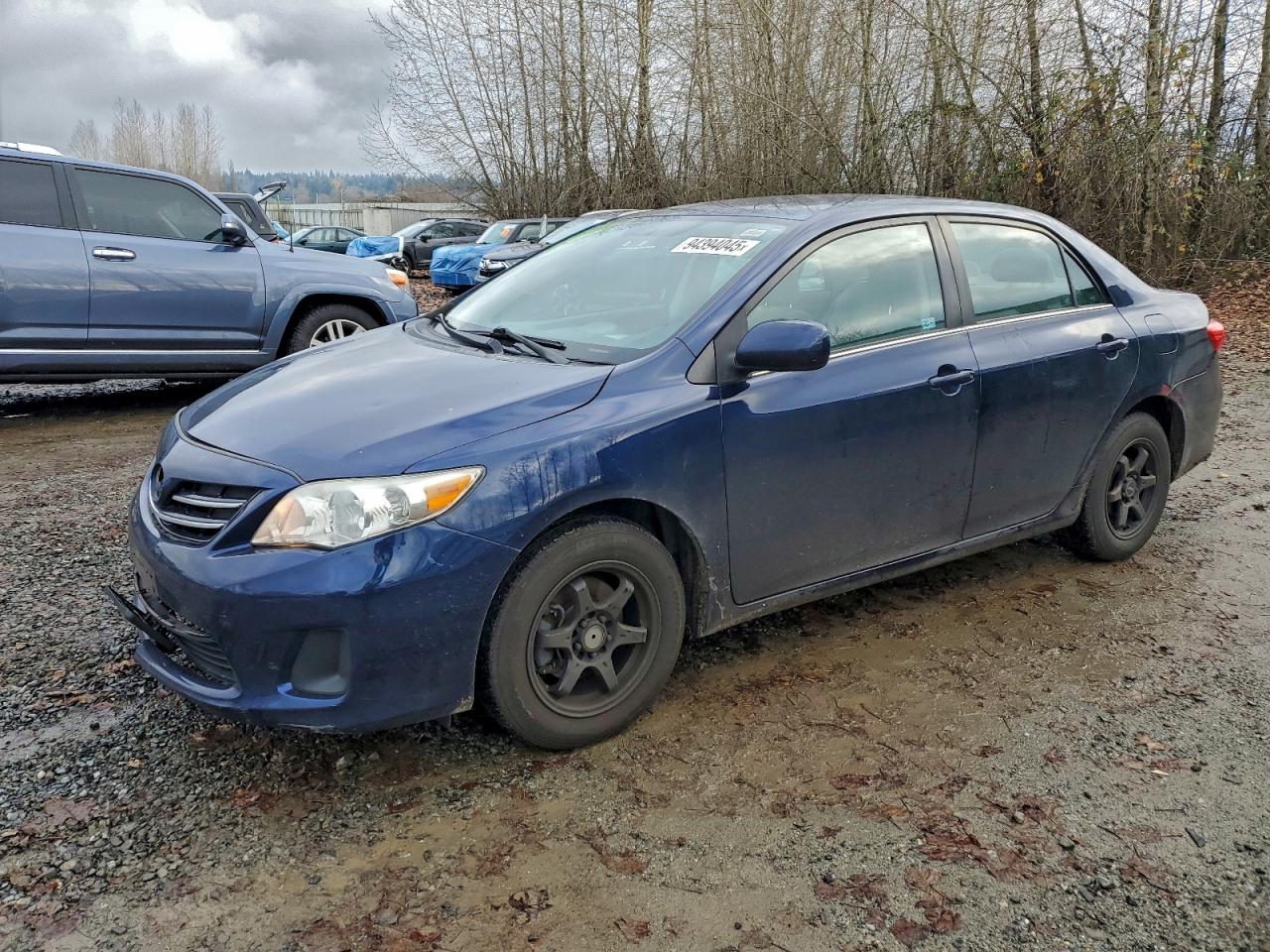 2013 Toyota Corolla LE, VIN 5YFBU4EE6DP177849 — Side