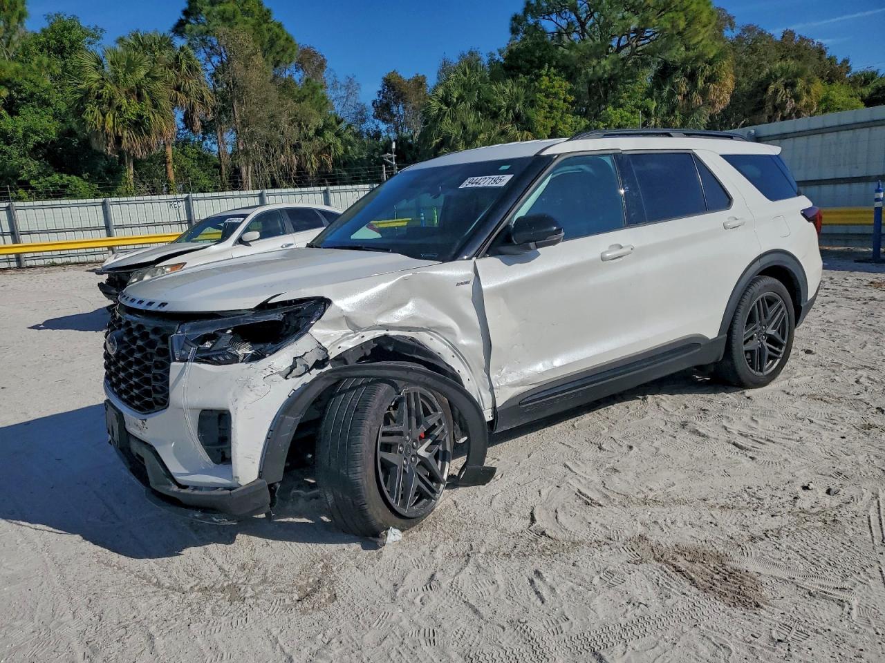 2025 Ford Explorer ST-Line, VIN 1FMUK7KH4SGA44788 — Front end