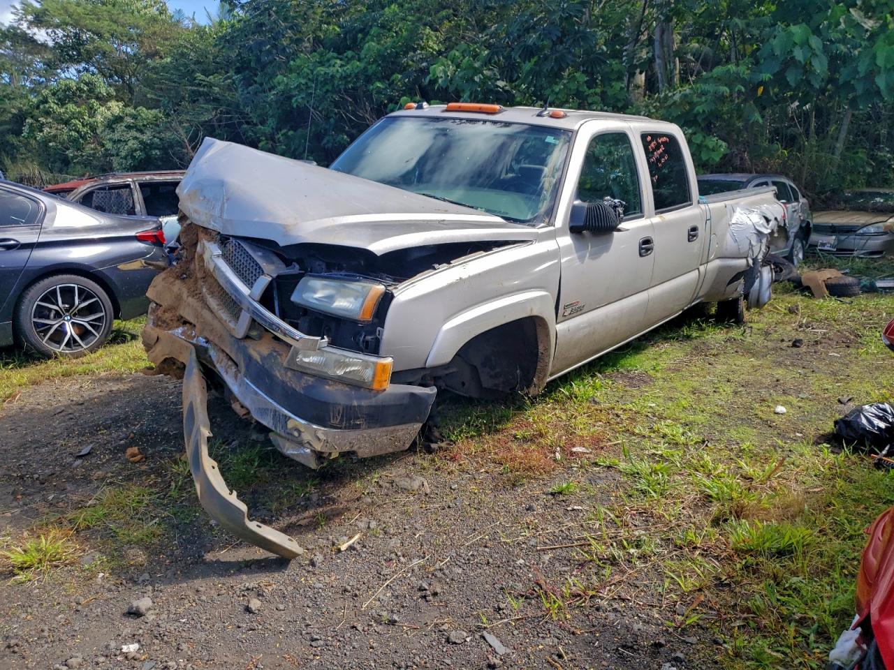 2004 Chevrolet Silverado 3500 DRW LT, VIN 1GCJK33244F264001 — Front end