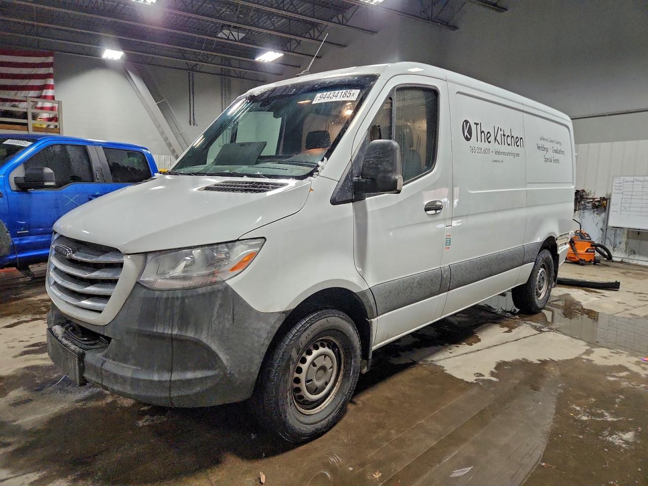 2019 Freightliner Sprinter, VIN WDRPF0CD2KP158975 — Rear end