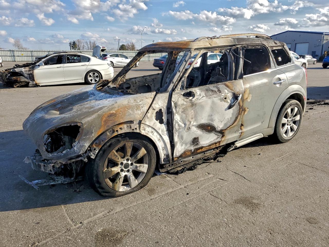 2019 MINI Countryman Cooper, VIN WMZYS7C53K3F46163 — Burn