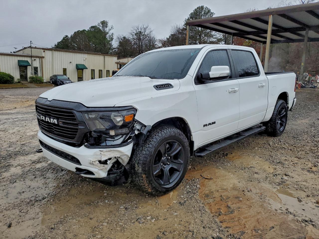 2020 Ram 1500 Big Horn, VIN 1C6SRFFT8LN155154 — Front end