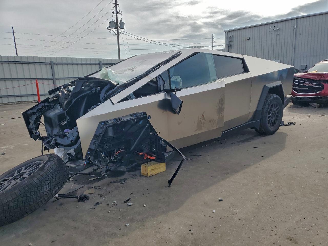 2025 Tesla Cybertruck, VIN 7G2CEHED5SA075011 — Auction photo