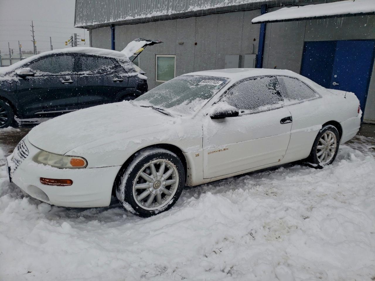 1998 Chrysler Sebring LXi, VIN 4C3AU52N9WE087362 — Бок