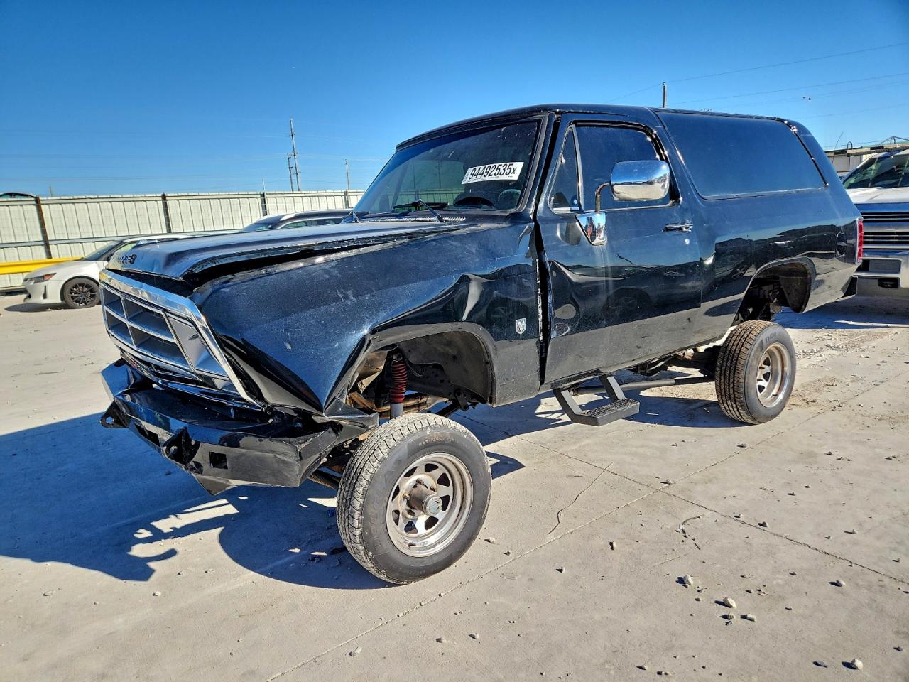 1986 Dodge Ram Charger, VIN 3B4GW12WXGM617334 — Перед