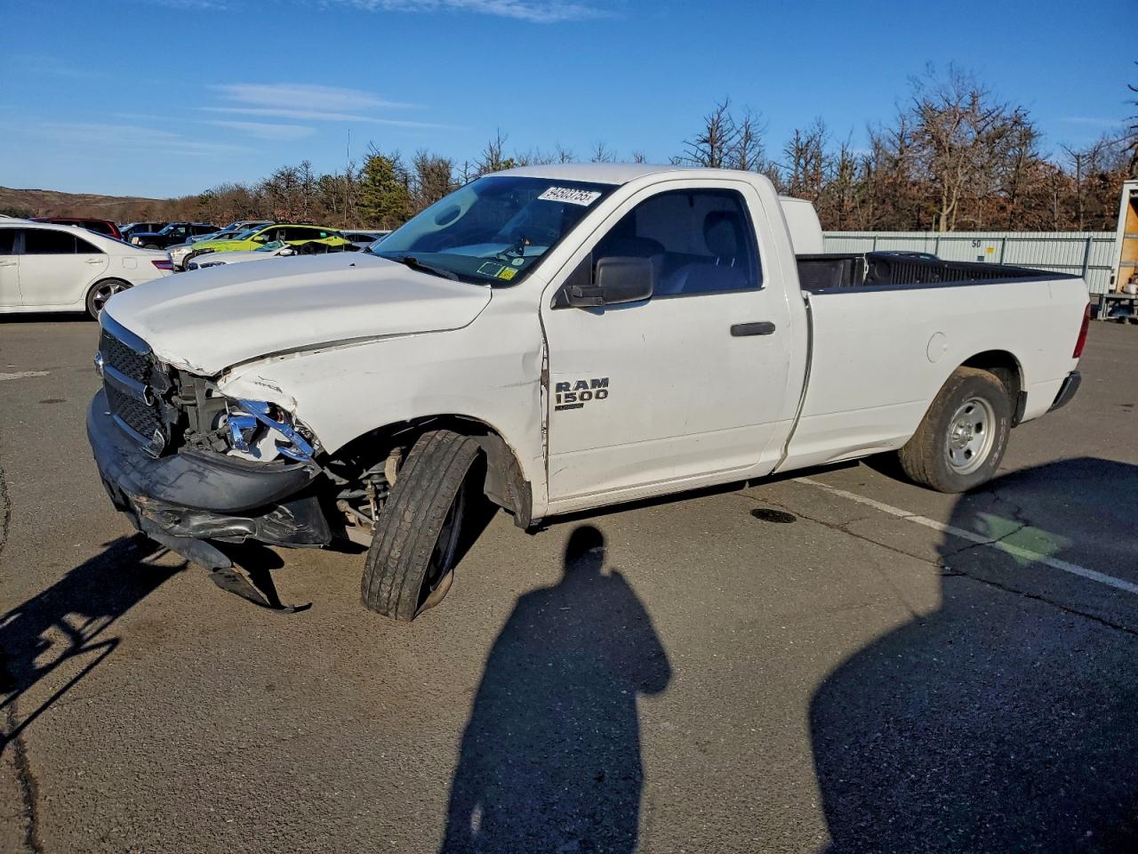 2020 Ram 1500 Tradesman, VIN 3C6JR6DG9LG169039 — Front end