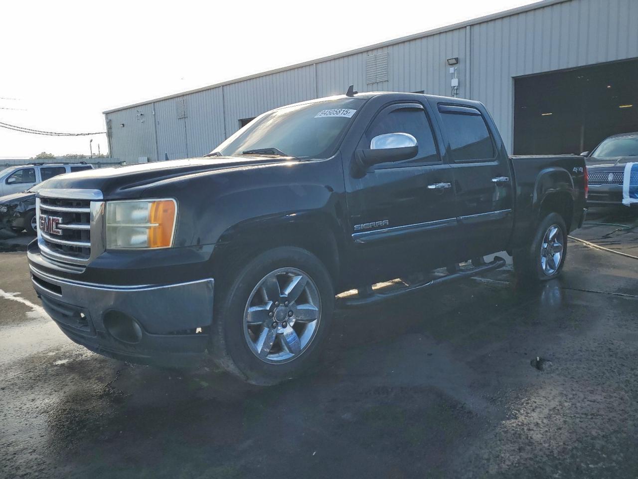 2013 GMC Sierra 1500 SLE, VIN 3GTP2VE78DG214389 — Vandalism