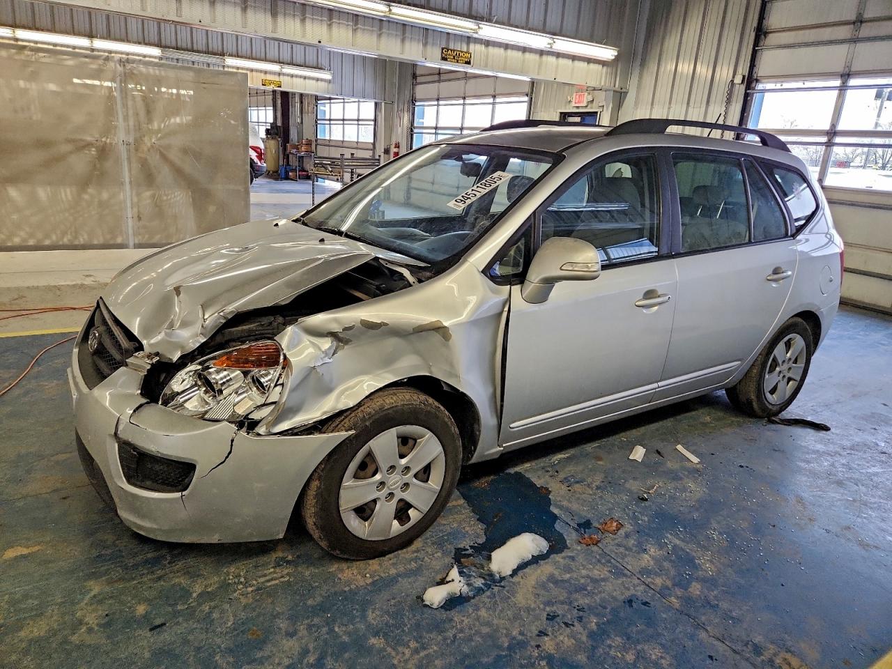 2010 Kia Rondo LX, VIN KNAHG8C86A7300114 — Front end