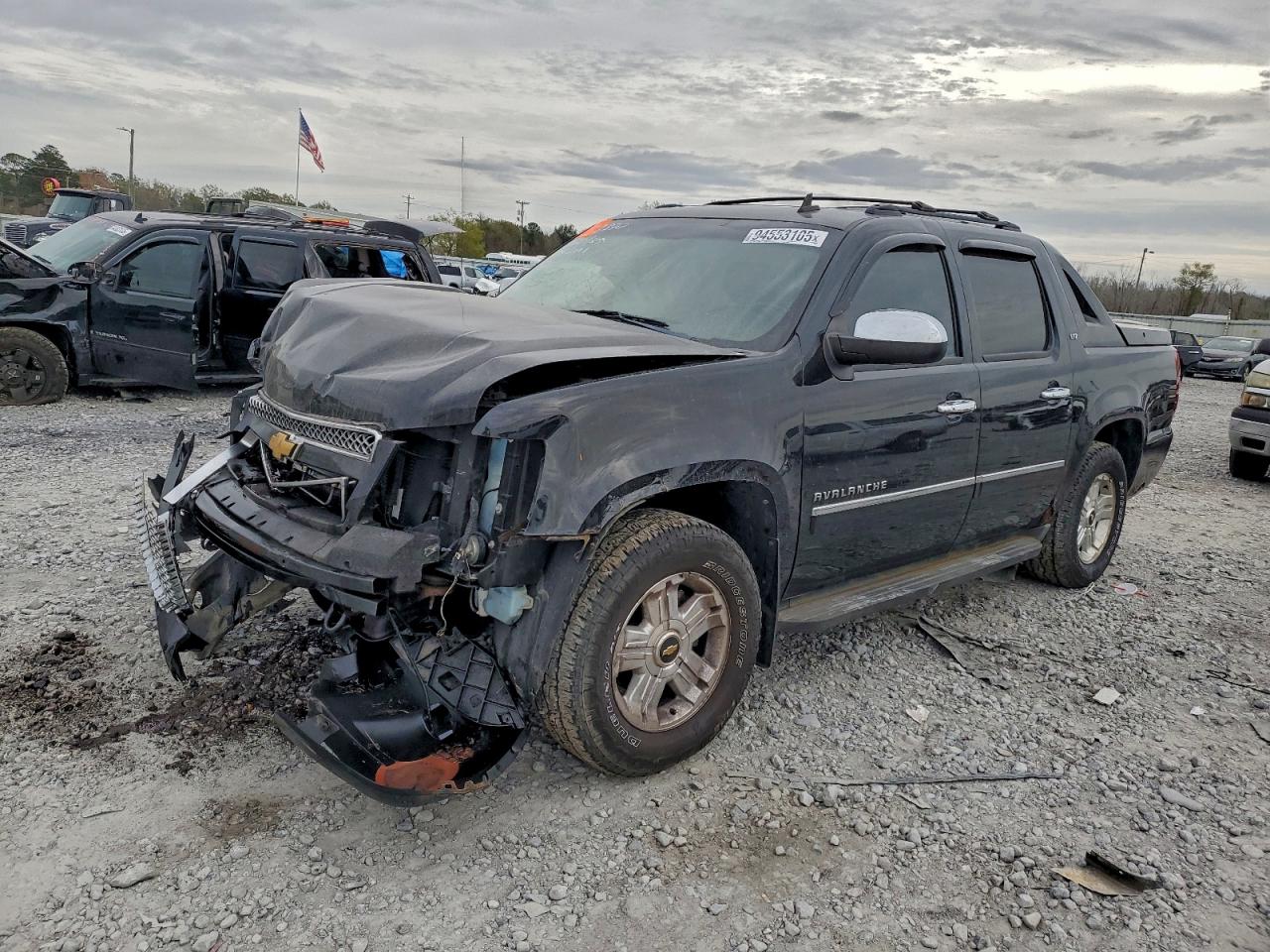 2012 Chevrolet Avalanche LTZ, VIN 3GNTKGE79CG232495 — Перед