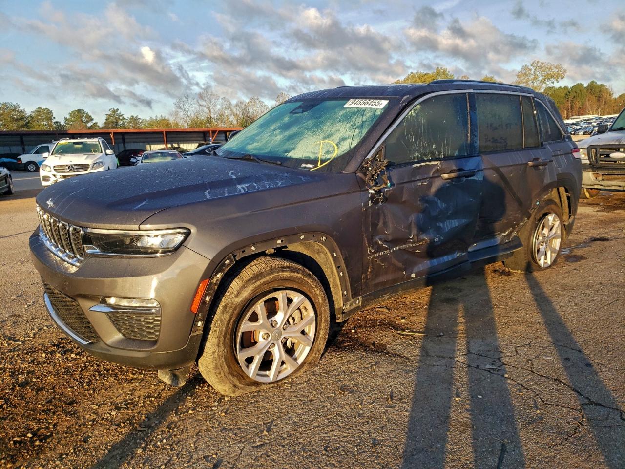 2022 Jeep Grand Cherokee Limited, VIN 1C4RJGBG4N8591756 — Side