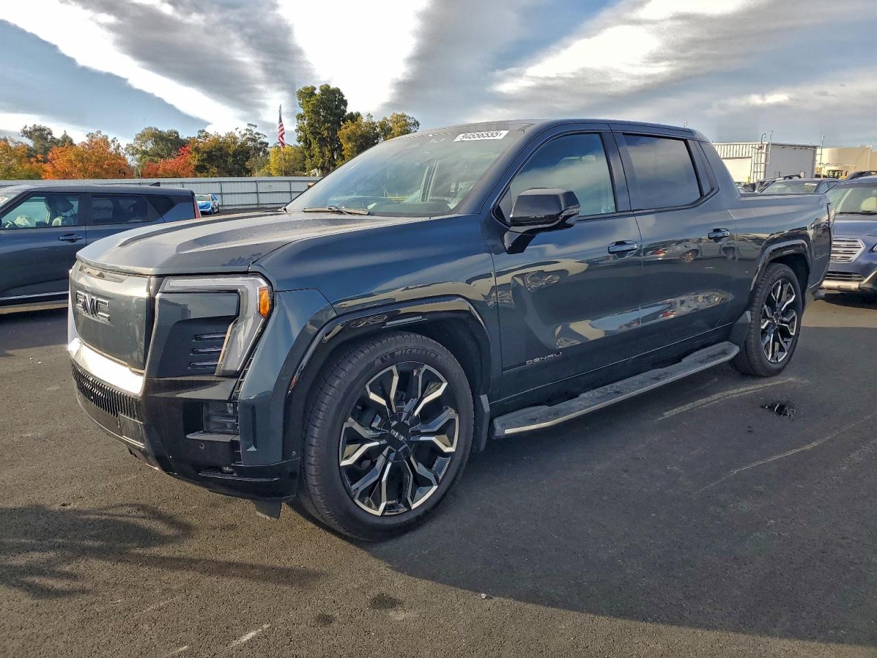 2025 GMC Sierra EV Extended Range Denali, VIN 1GT10MED8SU408281 — Side