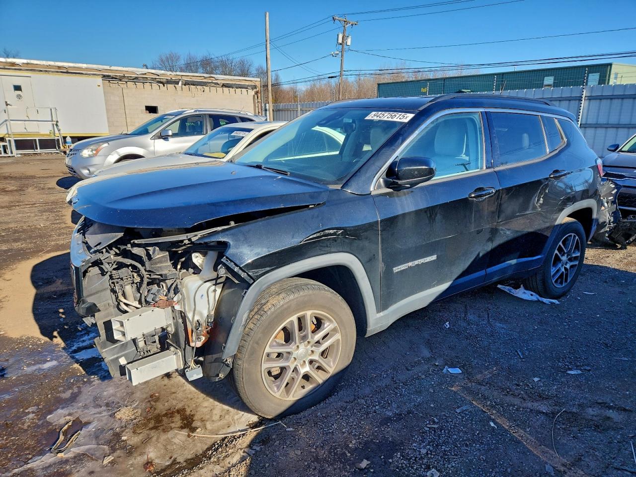 2018 Jeep Compass Latitude, VIN 3C4NJDBB9JT283575 — Front end