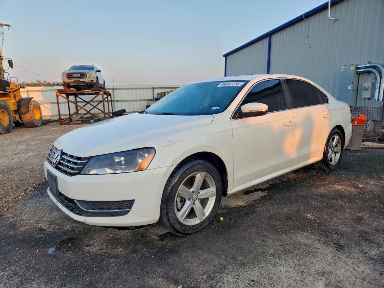 2013 Volkswagen Passat SE, VIN 1VWBN7A32DC012759 — Prior damage history