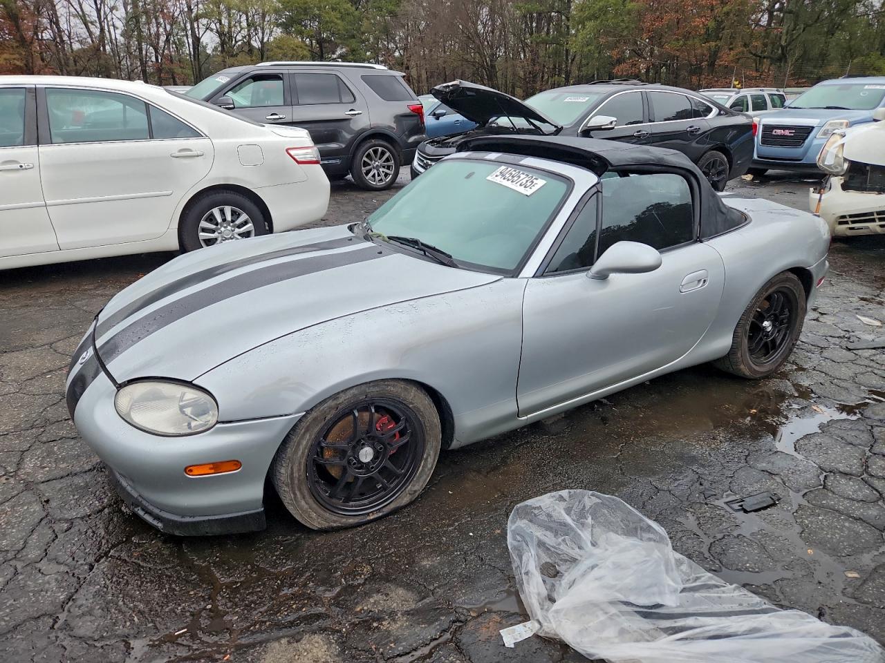1999 Mazda MX-5 Miata, VIN JM1NB3533X0122625 — Front end