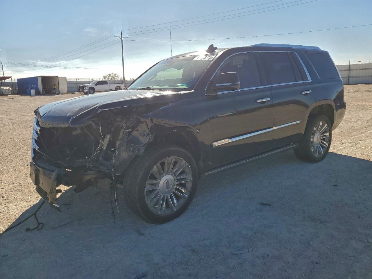 2016 Cadillac Escalade Platinum, VIN 1GYS4DKJ6GR282106 — Front end