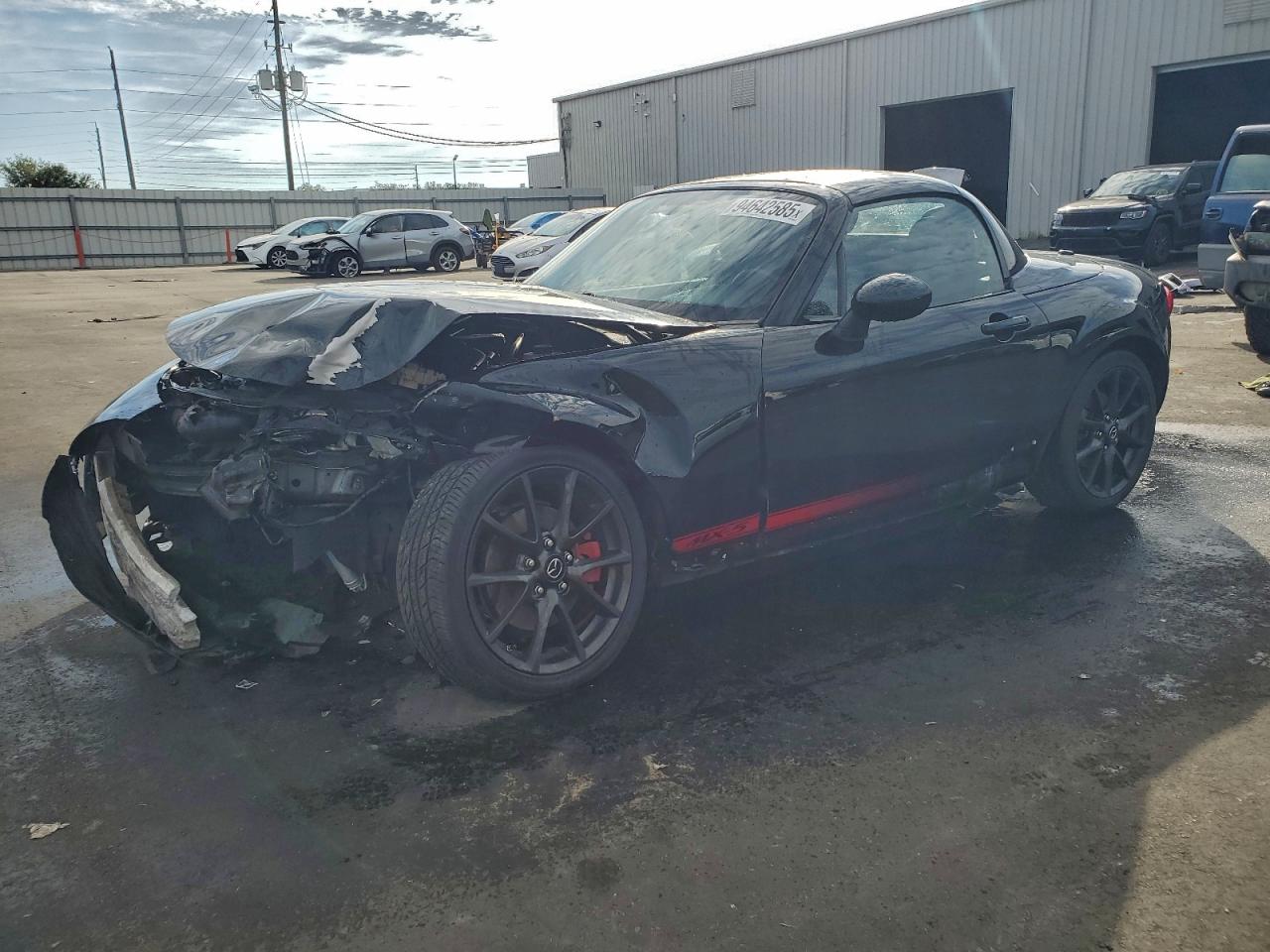 2014 Mazda MX-5 Miata Club, VIN JM1NC2MF6E0236571 — Front end