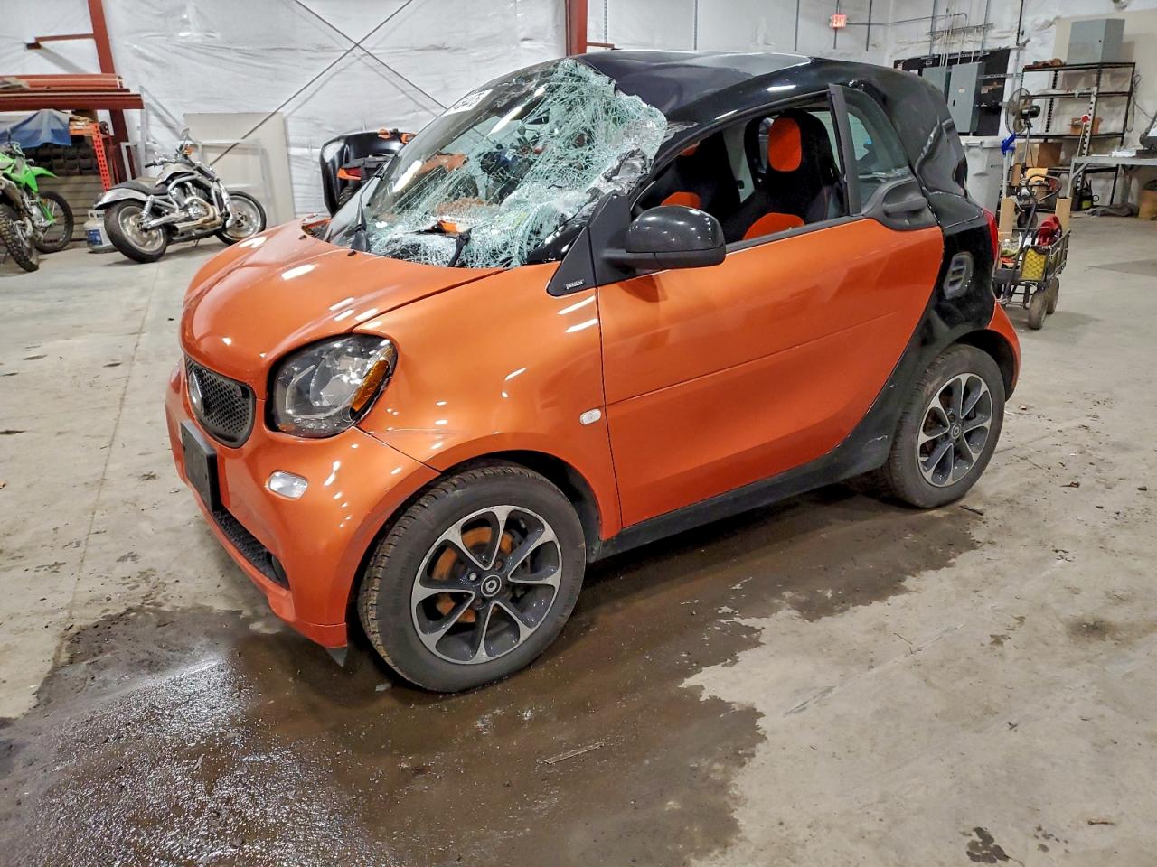 2016 Smart fortwo Prime, VIN WMEFJ5DA9GK080065 — Roof