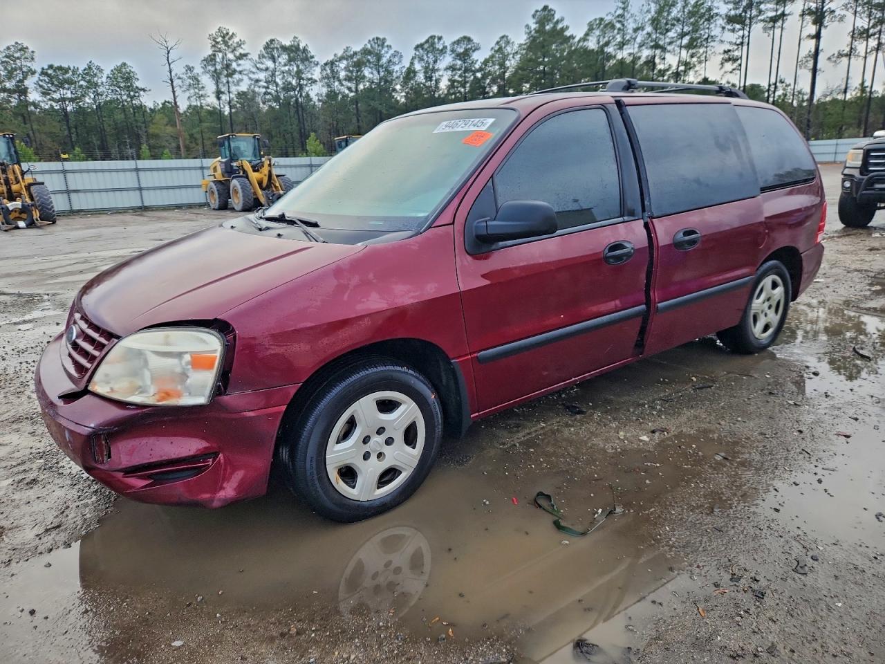 2007 Ford Freestar SE, VIN 2FMZA51697BA01365 — Front end