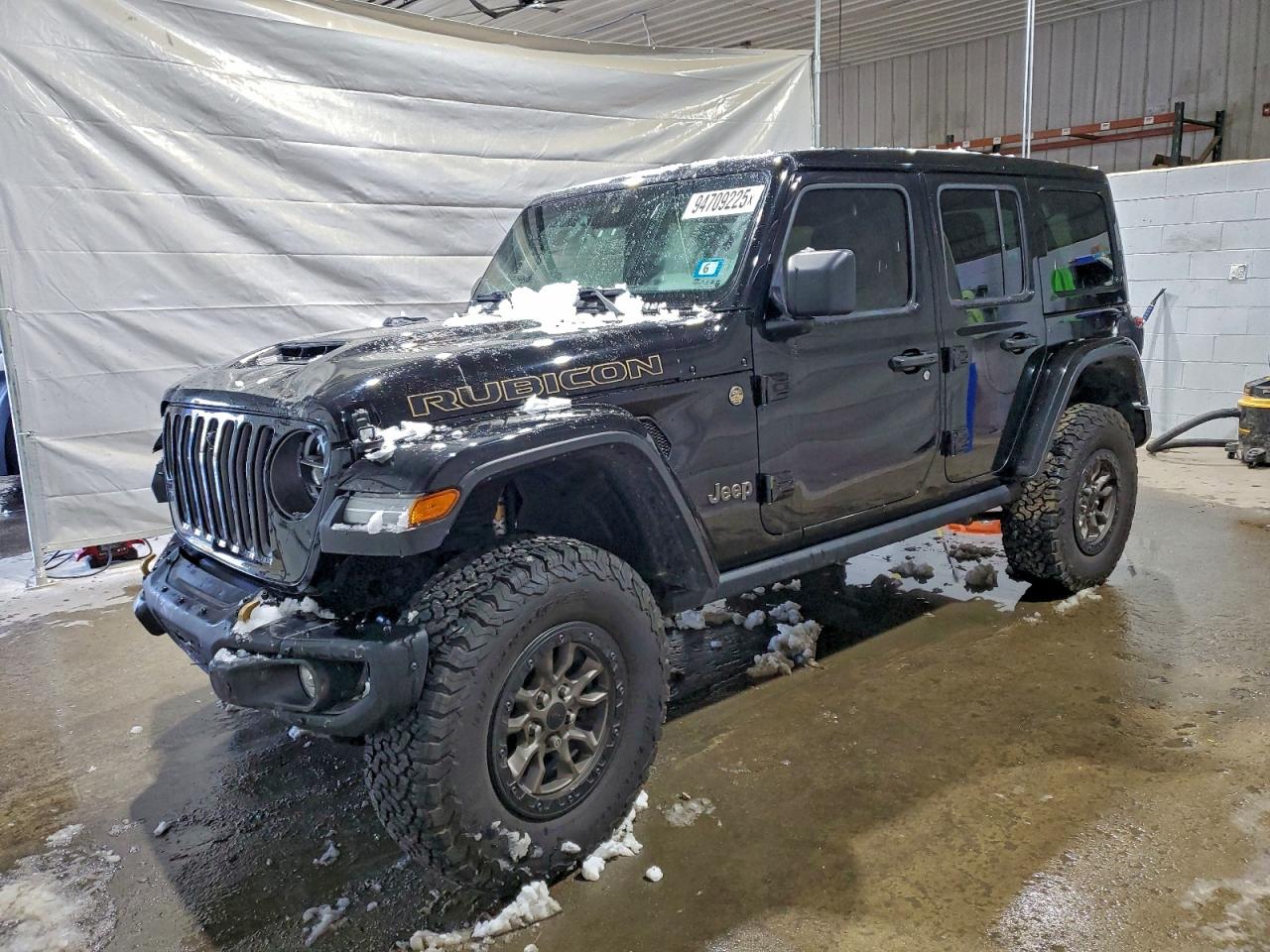 2022 Jeep Wrangler Unlimited Rubicon 392, VIN 1C4JJXSJ2NW112173 — Front end