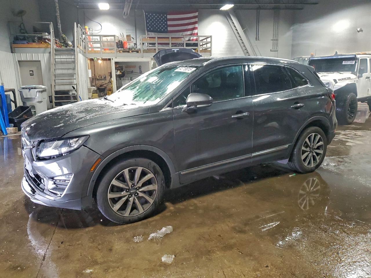 2019 Lincoln MKC Reserve, VIN 5LMCJ3D98KUL50565 — Front end