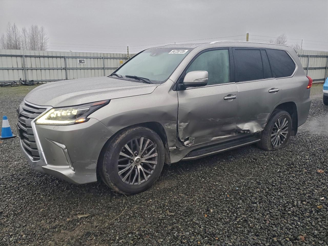 2019 Lexus LX 570, VIN JTJHY7AX2K4288967 — Бок
