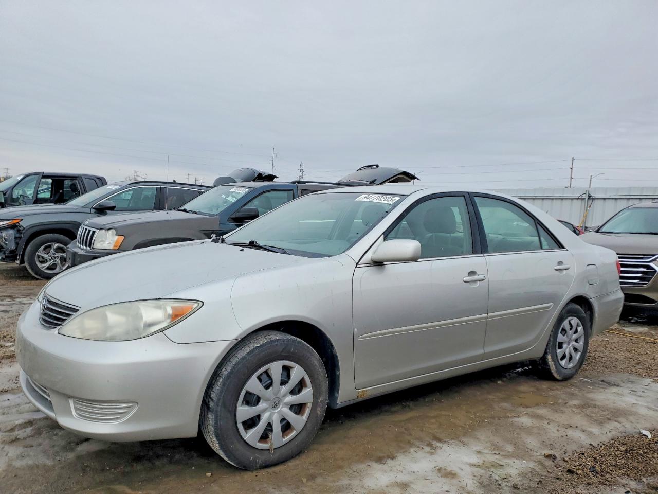 2005 Toyota Camry LE, VIN 4T1BE32K95U507758 — Minor dents and scratches