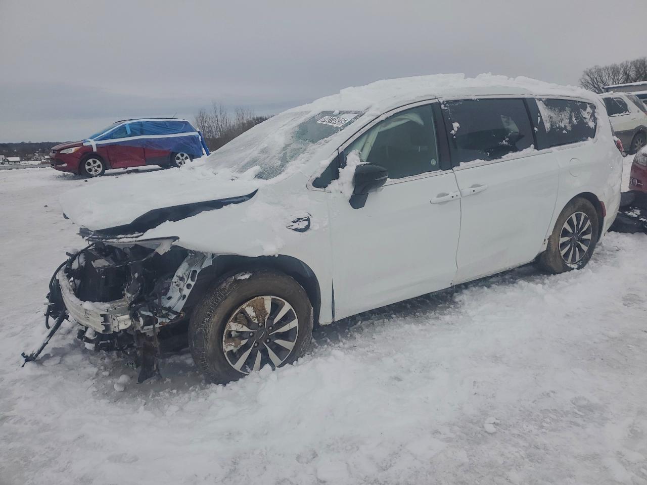 2025 Chrysler Pacifica Hybrid Select, VIN 2C4RC1S76SR575694 — Rollover
