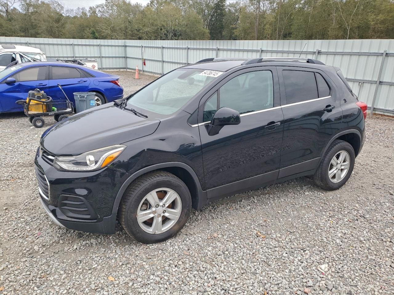 2017 Chevrolet Trax LT, VIN 3GNCJPSB4HL149602 — Front end