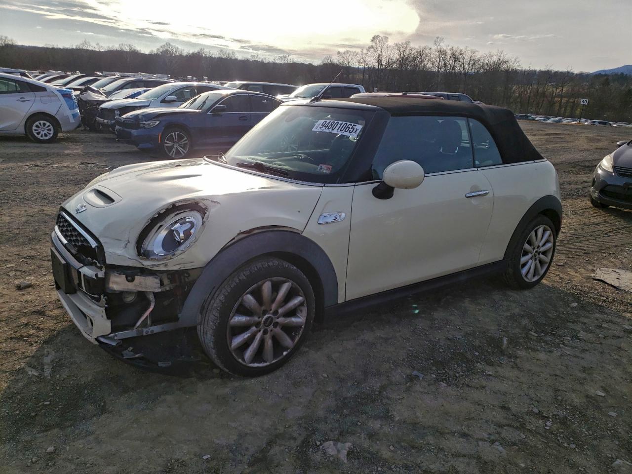 2017 MINI Convertible Cooper S, VIN WMWWG9C37H3C82227 — Перед