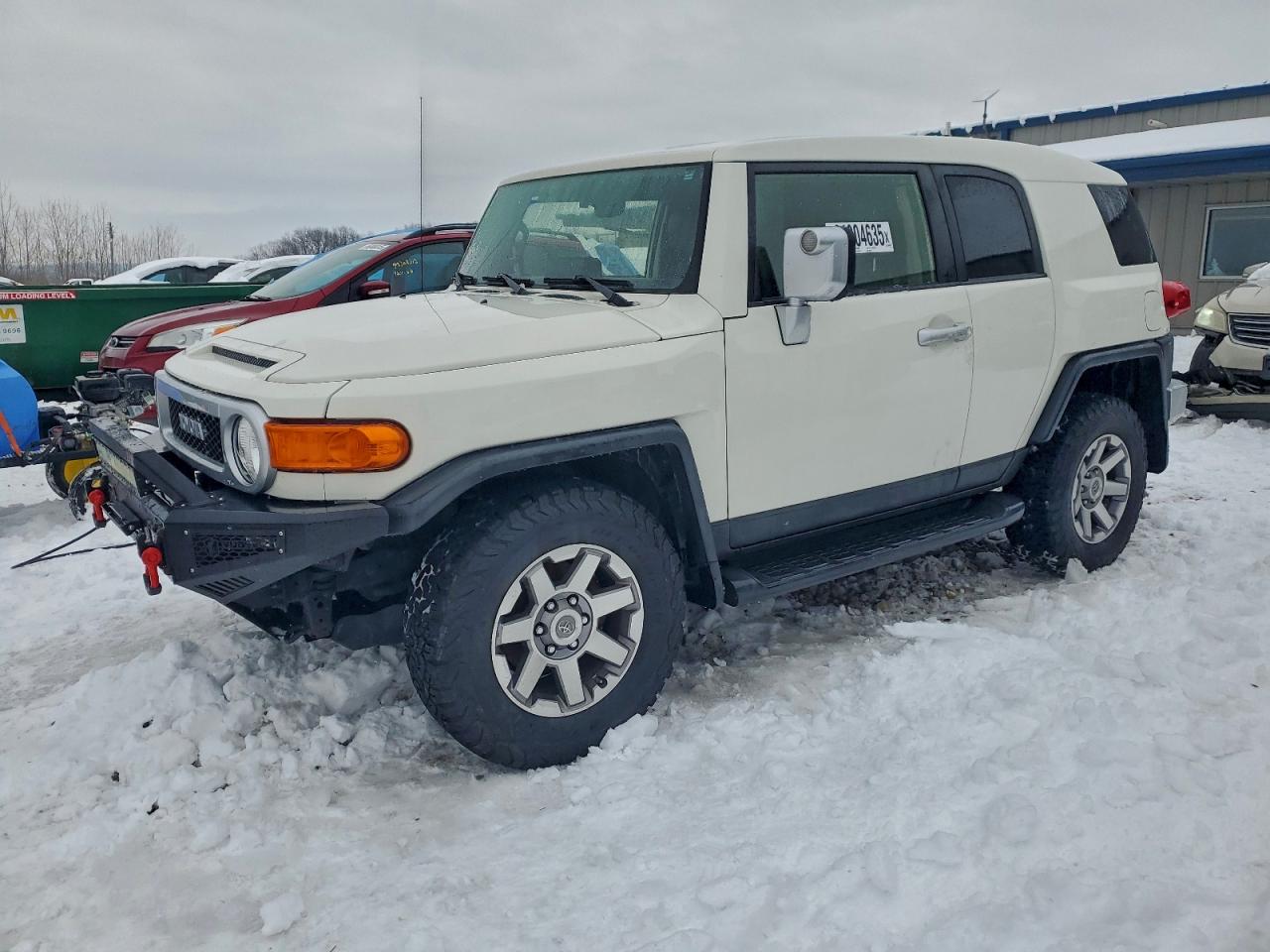 2014 Toyota FJ Cruiser, VIN JTEBU4BF9EK182987 — Front end