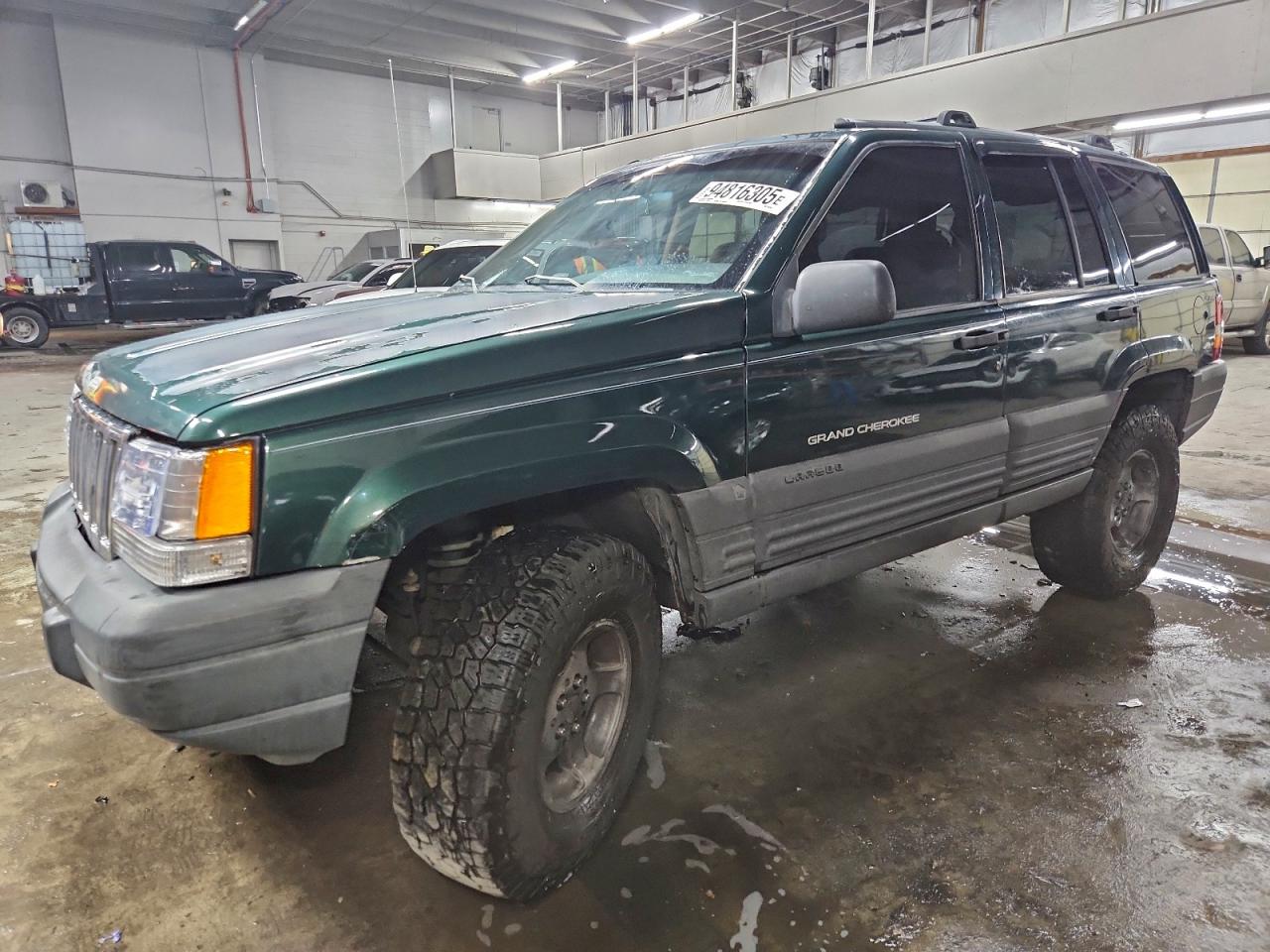 1996 Jeep Grand Cherokee Laredo, VIN 1J4GZ58S1TC402145 — Front end