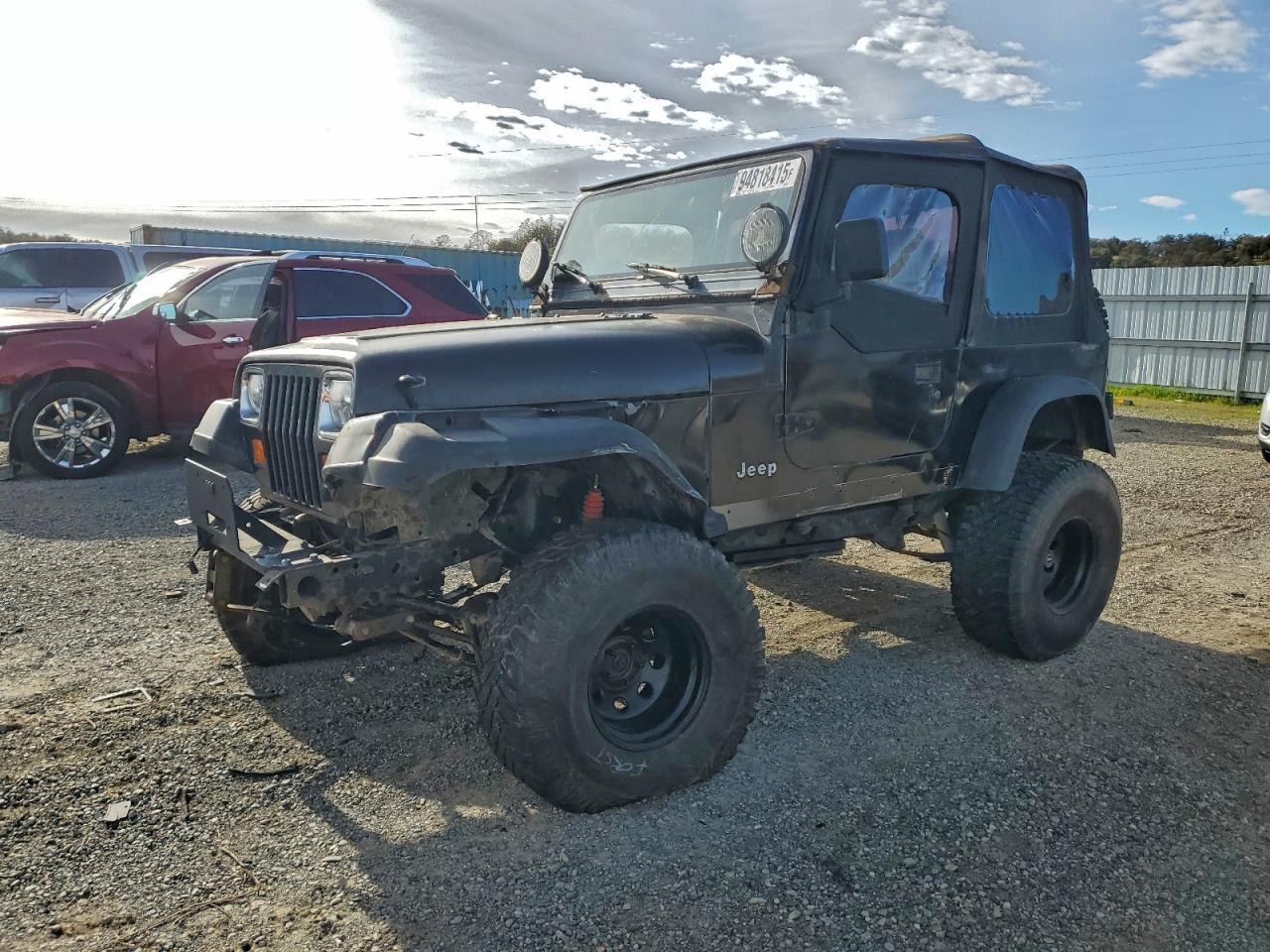1991 Jeep Wrangler, VIN 2J4FY49S6MJ106407 — Front end