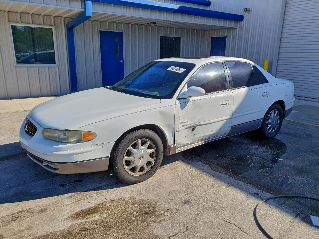 1998 Buick Regal GS, VIN 2G4WF5211W1465519 — Бок
