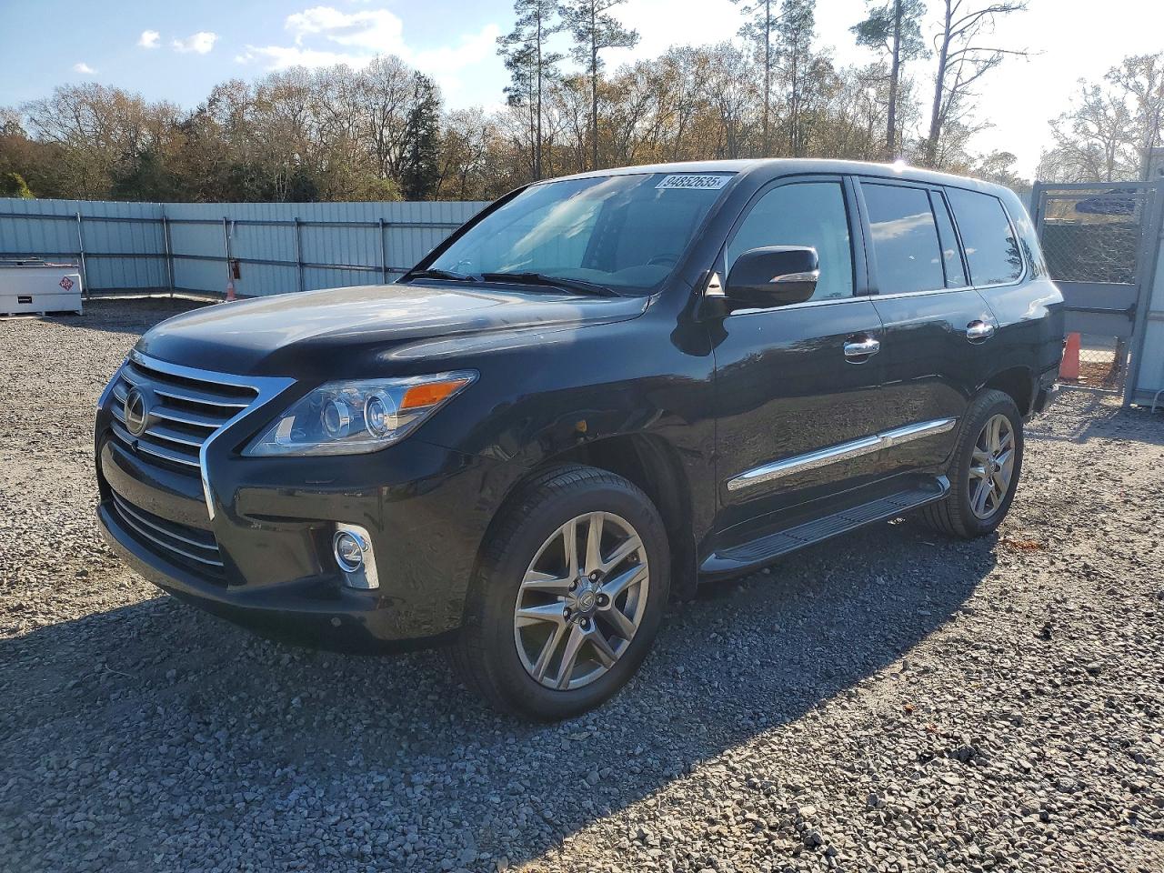 2014 Lexus LX 570, VIN JTJHY7AX2E4153329 — Rear end