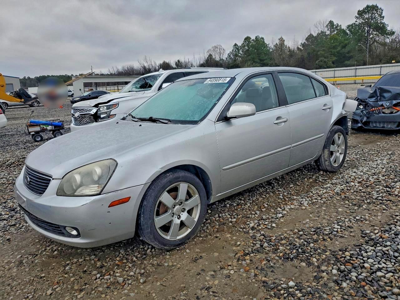 2008 Kia Optima LX, VIN KNAGE123385231161 — Зад