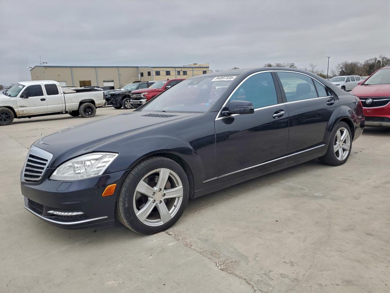 2010 Mercedes-Benz S 550, VIN WDDNG7BBXAA296820 — Side