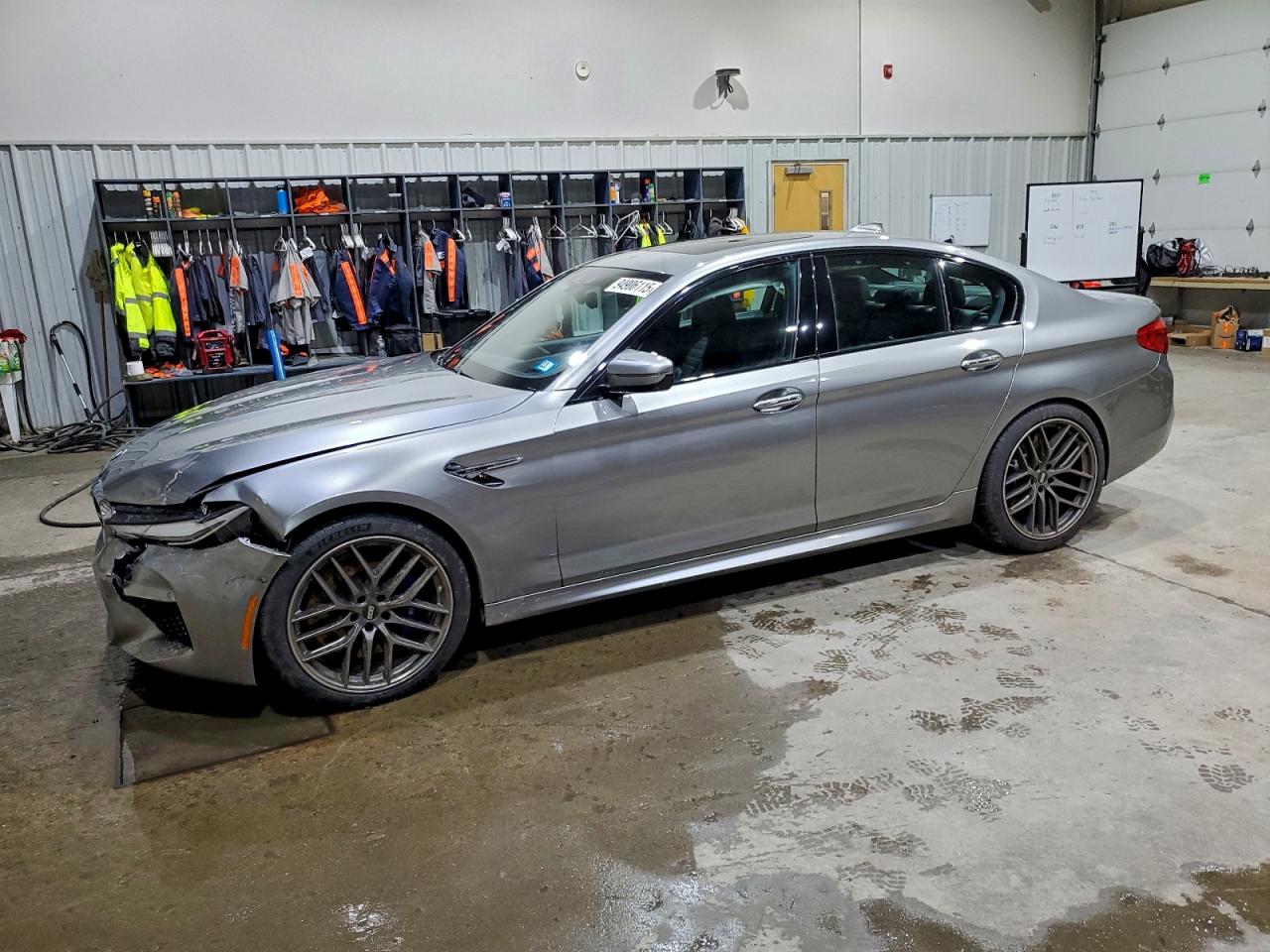 2018 BMW M5, VIN WBSJF0C54JB283060 — Перед
