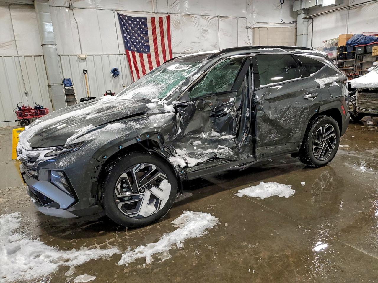 2025 Hyundai Tucson Limited, VIN KM8JEDD10SU384692 — Side