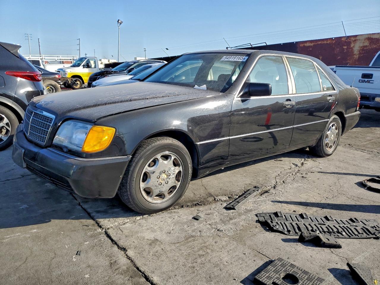 1993 Mercedes-Benz S 320, VIN WDBGA43EXPA101429 — Minor dents and scratches
