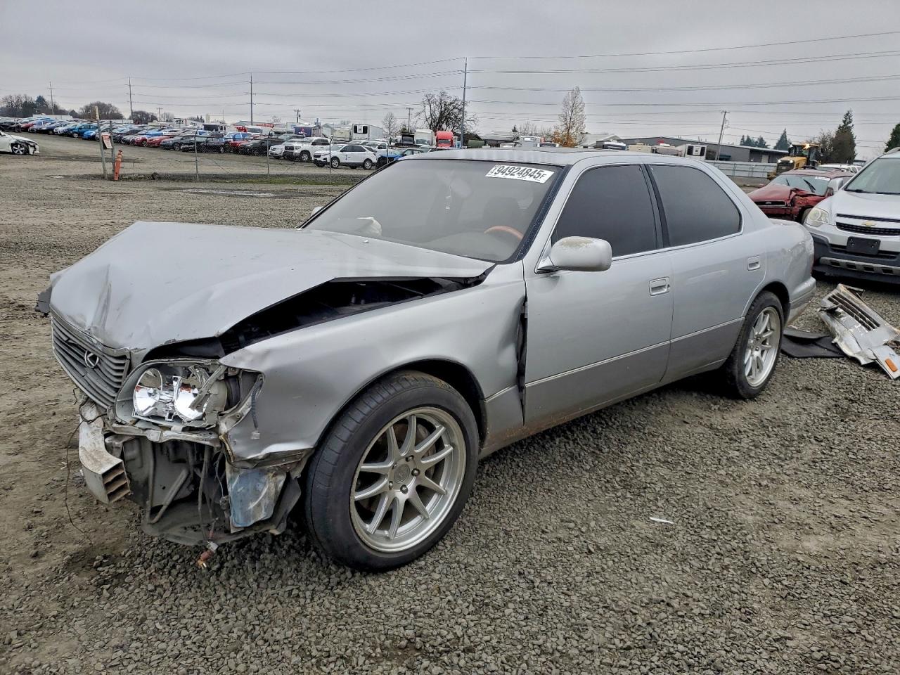 1998 Lexus LS 400, VIN JT8BH28F5W0118221 — Front end