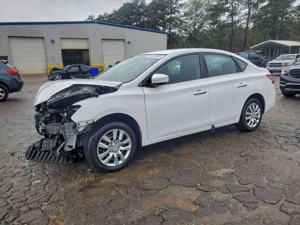 2015 Nissan Sentra SV, VIN 3N1AB7APXFL670592 — Front end