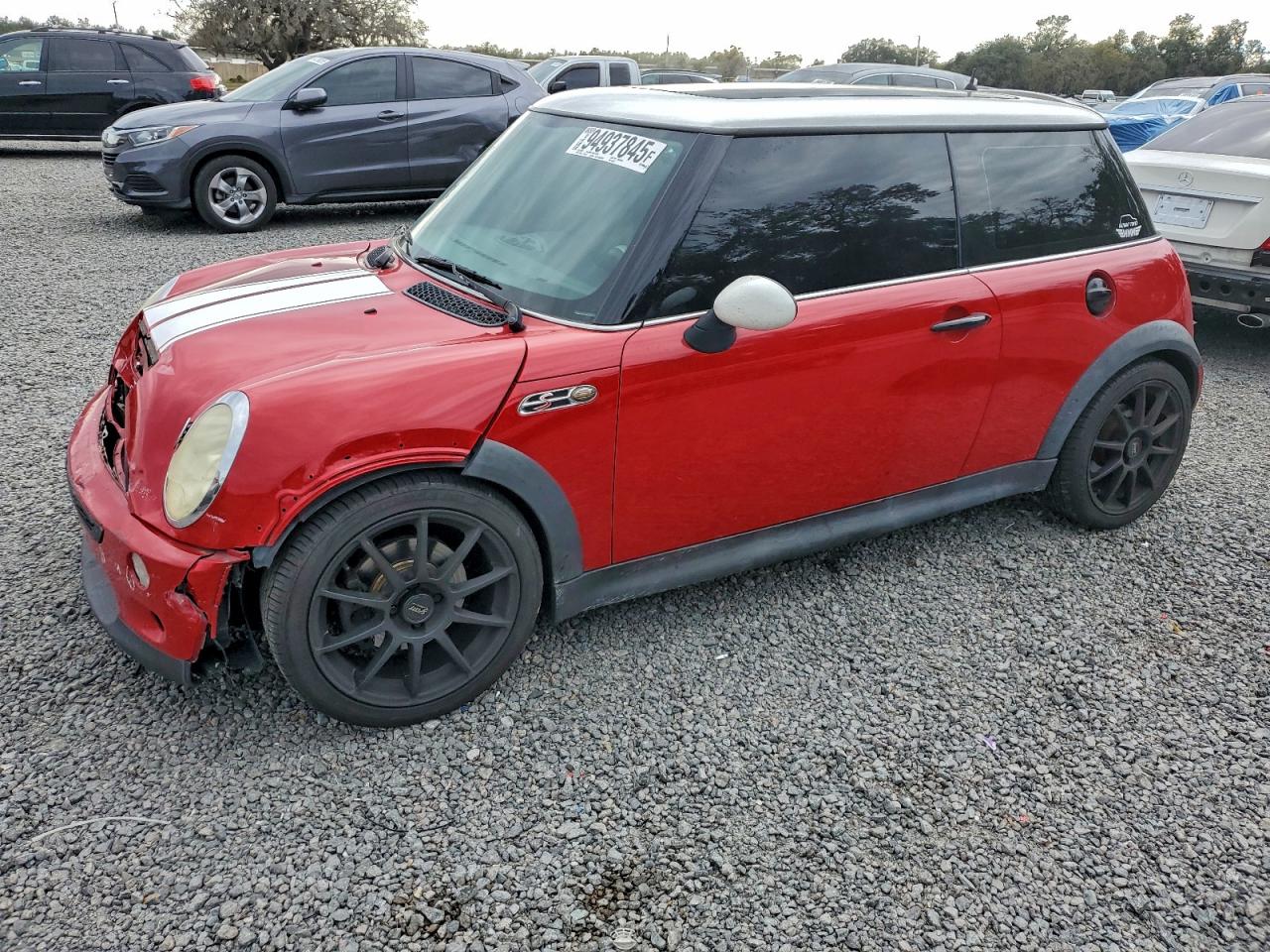 2002 MINI Hardtop S, VIN WMWRE33472TD52437 — Front end