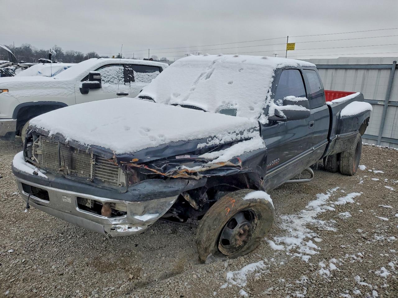 1996 Dodge 3500, VIN 3B7MC33C7TM115597 — Front end