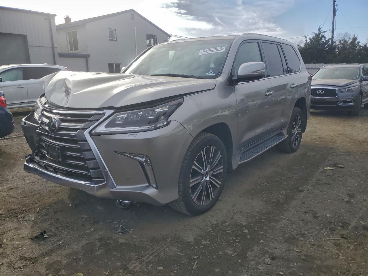 2020 Lexus LX 570, VIN JTJDY7AX0L4317091 — Перед