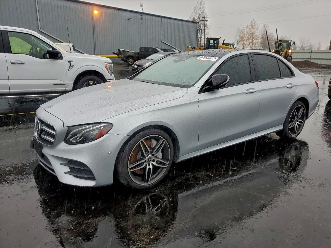 2019 Mercedes-Benz E 300, VIN WDDZF4JB7KA521037 — Front end