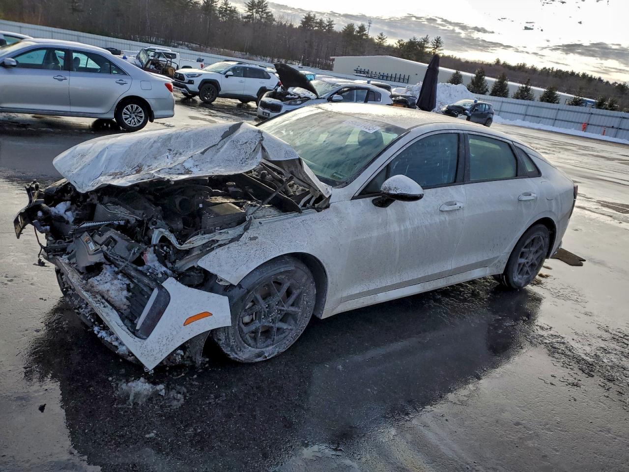 2025 Kia K5 LXS, VIN KNAG24J75S5359116 — Front end