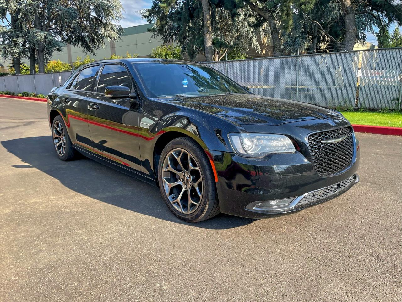 2018 Chrysler 300 S, VIN 2C3CCABG5JH313938 — Normal wear