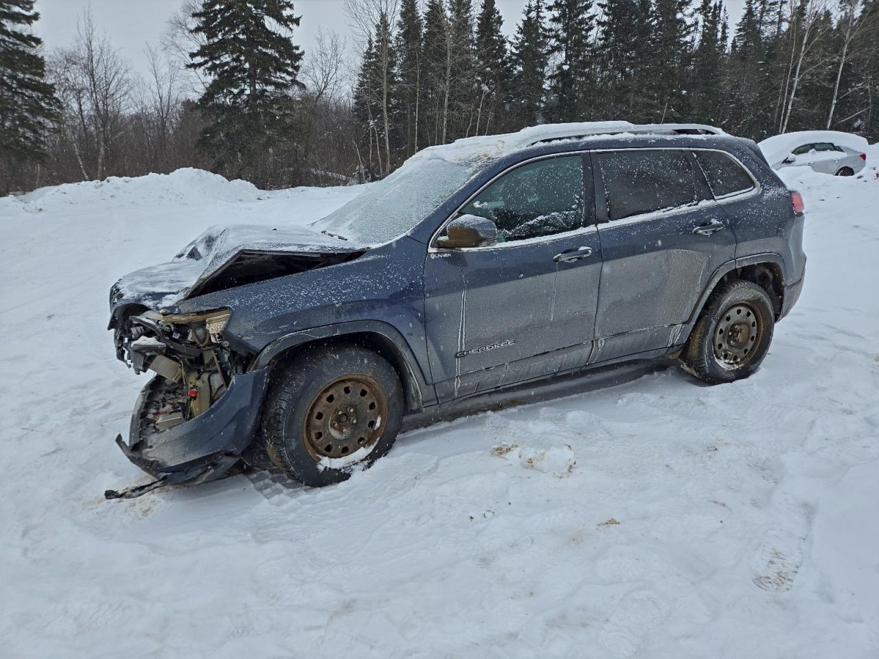 2019 Jeep Cherokee Latitude, VIN 1C4PJMCX4KD447700 — Front end